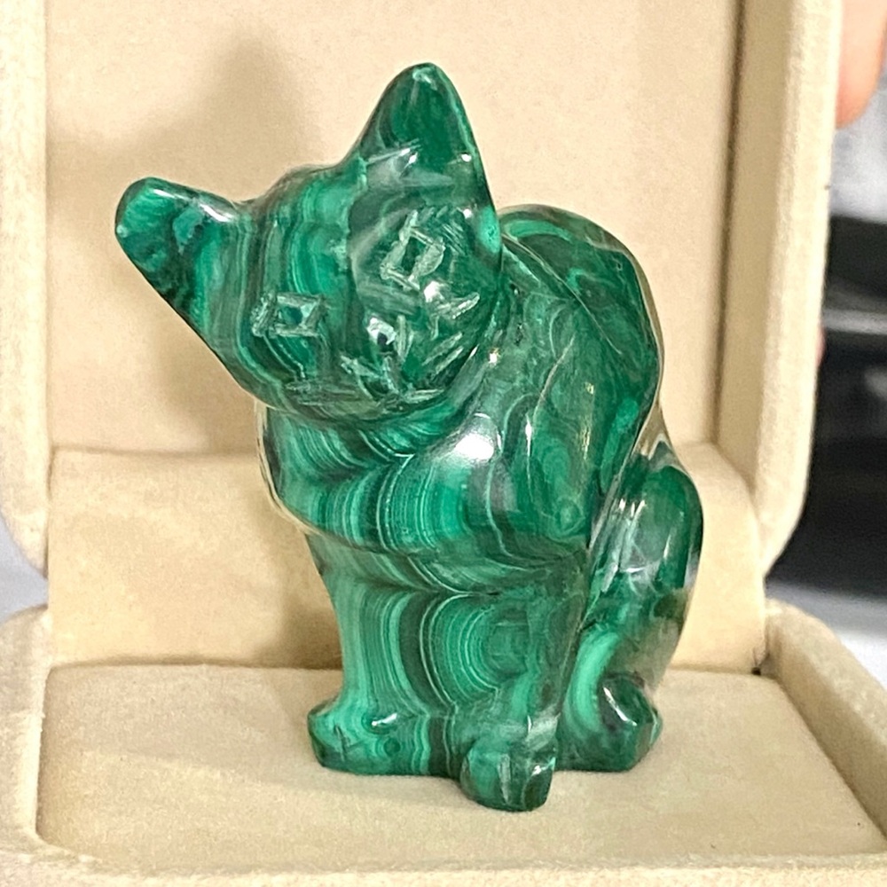Natural Green Malachite Hand Carved Cat Gemstone Decor - Picture 2 of 8